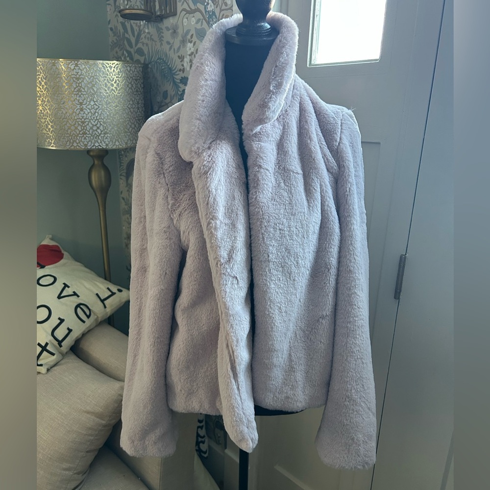 Justfab lilac faux fur cropped dresss coat size medium-nwot
